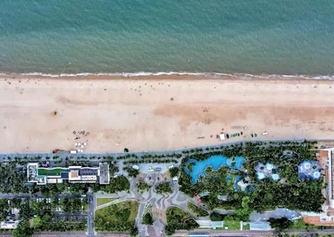 ？谑姓谓ǜ春Ｍ濉⒈鹾Ｊ，构筑绿色长廊，海域生态环境得到显著改善——“蓝色海湾” 实现“滩净湾美”